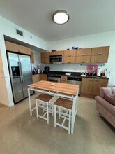 350 S Miami Ave, Unit 1412 in Miami, FL - Building Photo - Building Photo