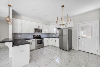 9 Puffin Ave in McAllen, TX - Building Photo - Building Photo