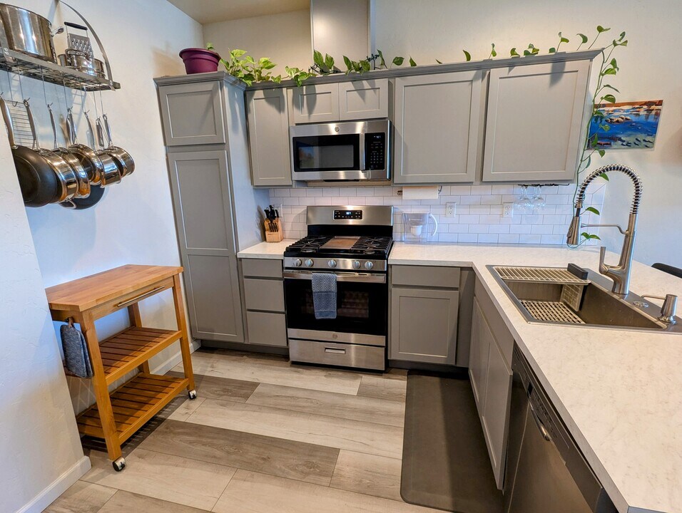 1071 SE 5th St in Bend, OR - Building Photo