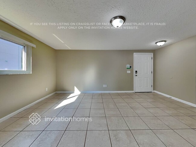 2818 W Shelton Ave in Tampa, FL - Building Photo - Building Photo