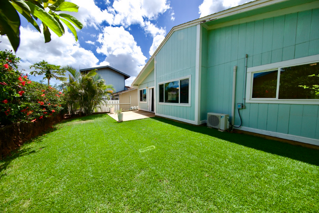 92-1035-1035 Kanehoa Loop in Kapolei, HI - Building Photo - Building Photo