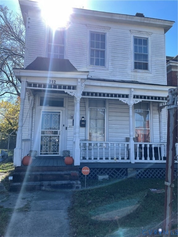 property at 712 W Washington St