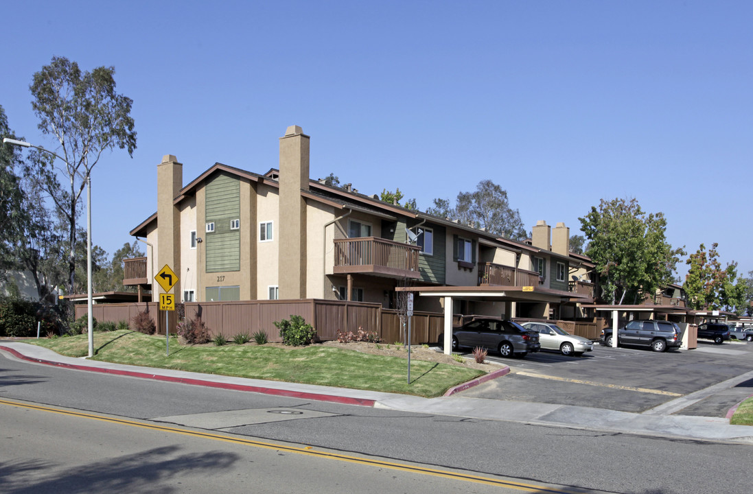 Westlake Gardens in San Marcos, CA - Building Photo