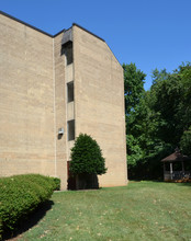 Clearview Manor in Vinton, VA - Building Photo - Building Photo