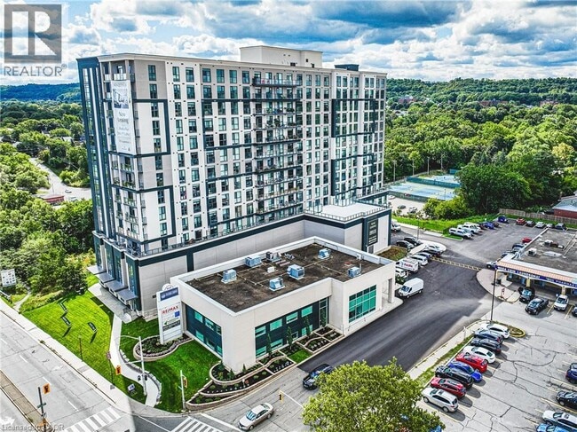 property at 870 Queenston Rd