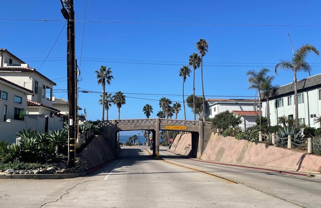 304 Whaley St, Unit 304 Whaley St in Oceanside, CA - Foto de edificio - Building Photo