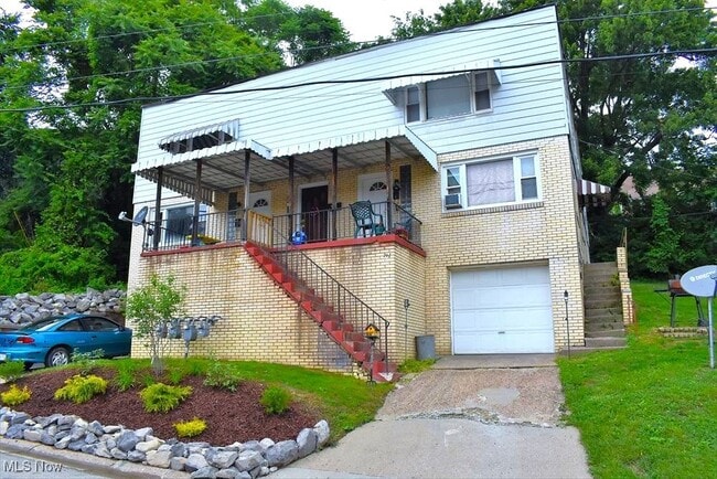 property at 2629 Whitehaven Blvd