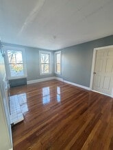 139 North St, Unit 2 in New Bedford, MA - Building Photo - Building Photo