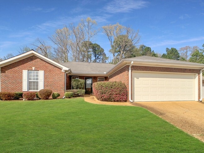 2230 Cross Creek Dr in Tuscaloosa, AL - Building Photo - Building Photo