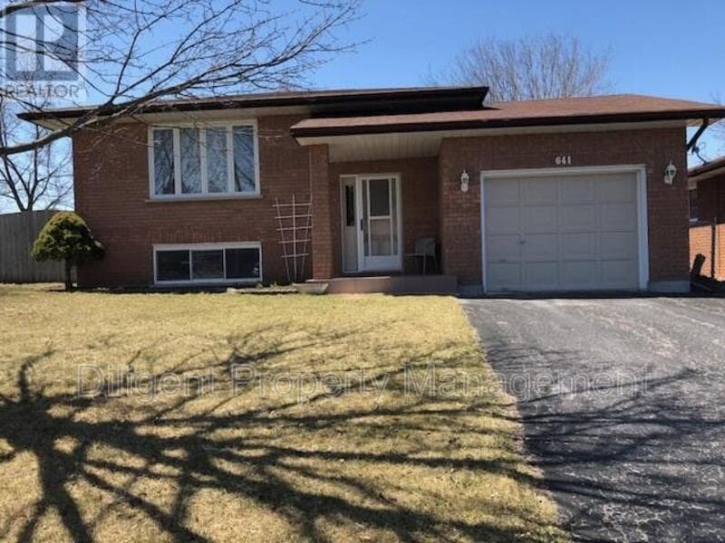 641 Fortye Dr in Peterborough, ON - Building Photo