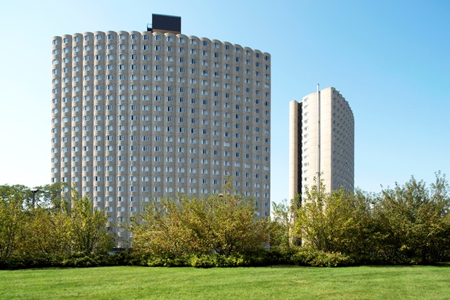 Hilliard Towers Family II in Chicago, IL - Building Photo - Building Photo