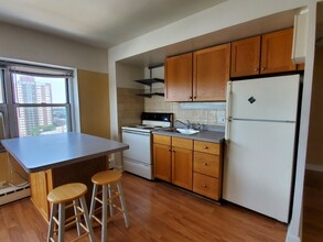 4960 N Marine Dr, Unit 1415 in Chicago, IL - Building Photo - Building Photo