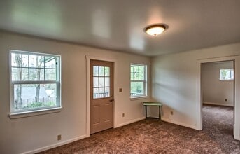 150 Court St in Weaverville, CA - Building Photo - Building Photo