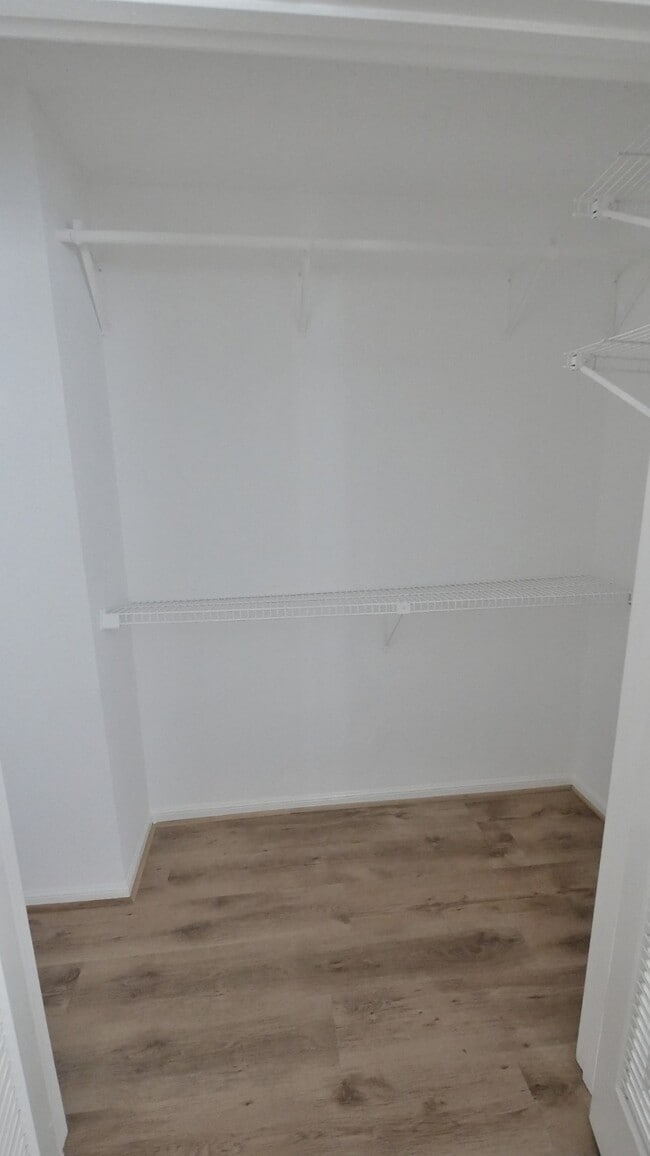 property at 800 Country Pl Dr