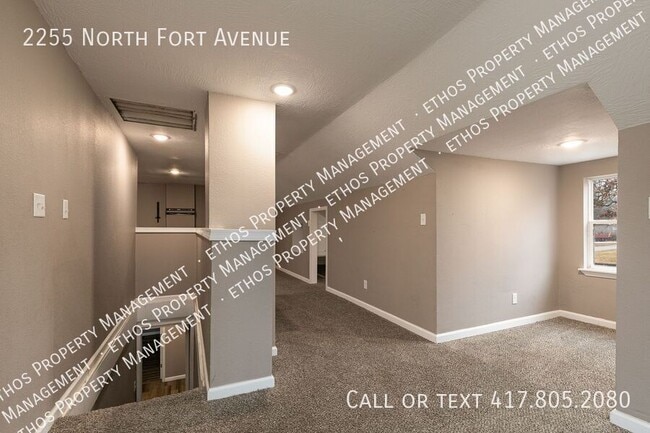2255 N Fort Ave in Springfield, MO - Building Photo - Building Photo