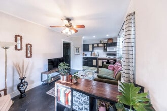 619 N Clinton Ave in Dallas, TX - Building Photo - Building Photo