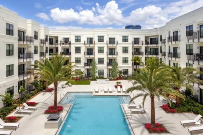 Beacon 430 in St. Petersburg, FL - Foto de edificio - Building Photo