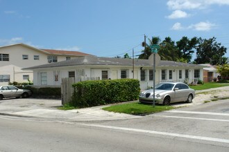 6440 W Flagler St in Miami, FL - Foto de edificio - Building Photo