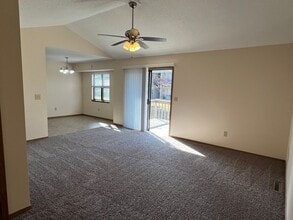 5471 S Jefferson Ave in Springfield, MO - Building Photo - Building Photo