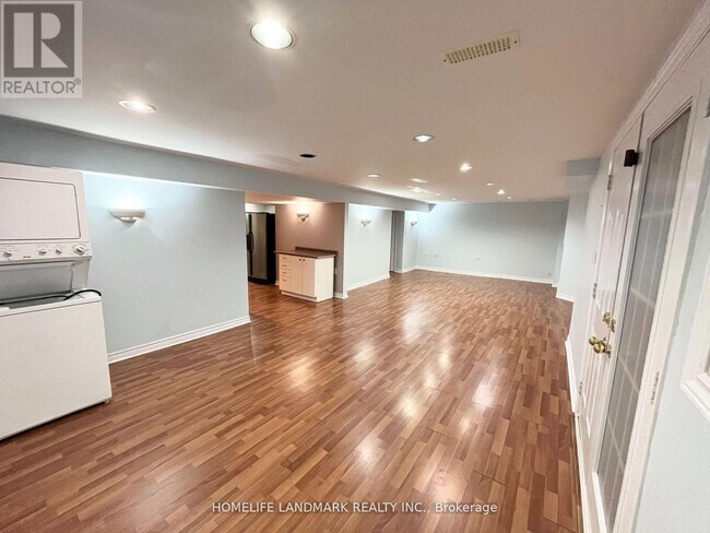 31 LEAMDEADOW Rd in Vaughan, ON - Building Photo - Building Photo