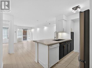 35 Saranac Blvd in Toronto, ON - Building Photo - Building Photo