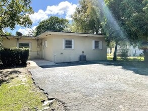 1324 Fillmore St in Hollywood, FL - Building Photo - Building Photo