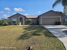 1539 Glencove Ave NW in Palm Bay, FL - Building Photo