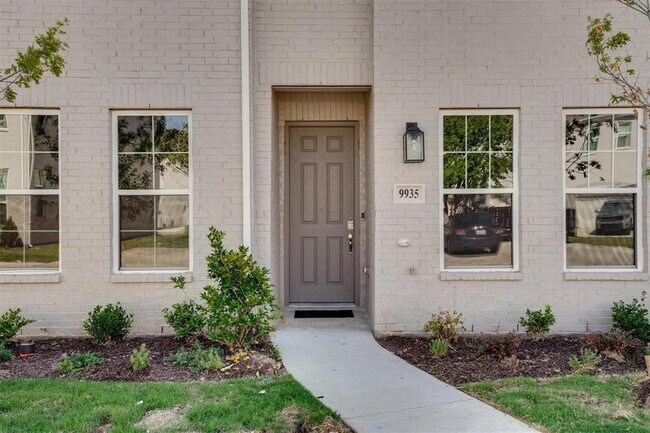 9935 Schramm St in Irving, TX - Building Photo - Building Photo