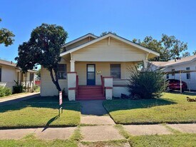 1825 11th St in Wichita Falls, TX - Building Photo