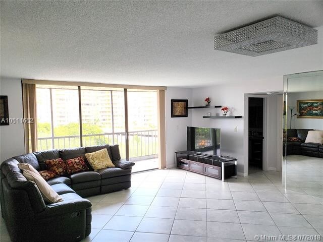 17500 N Bay Rd-Unit -S602 in Sunny Isles Beach, FL - Building Photo - Building Photo