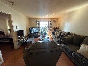 915 Edgell Rd in Framingham, MA - Foto de edificio - Building Photo