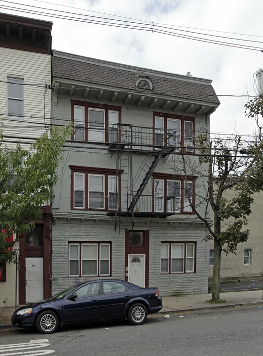 173 Danforth Ave in Jersey City, NJ - Building Photo