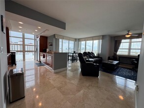 1819 SE 17th St in Fort Lauderdale, FL - Foto de edificio - Building Photo