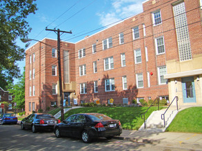 Fort View Apartments in Washington, DC - Building Photo - Building Photo