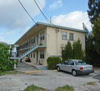 1110 N H St in Lake Worth, FL - Foto de edificio - Building Photo