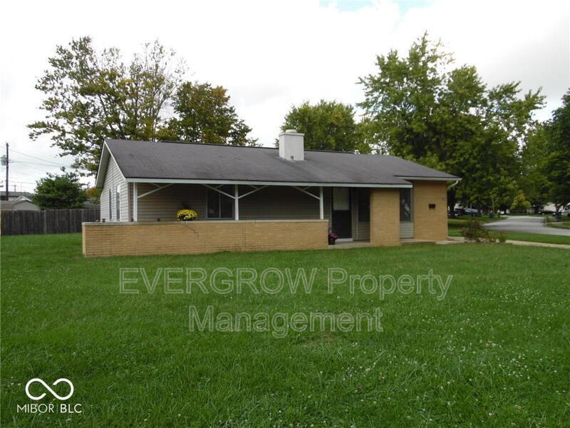 546 Mooreland Dr in Whiteland, IN - Building Photo