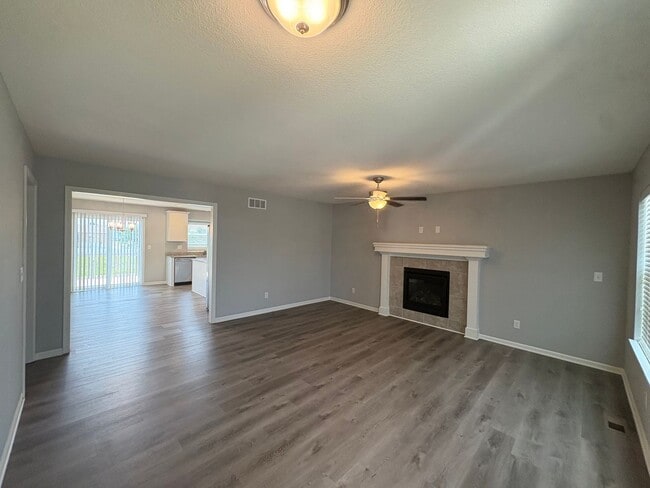 705 Poplar Cir in Belton, MO - Building Photo - Building Photo