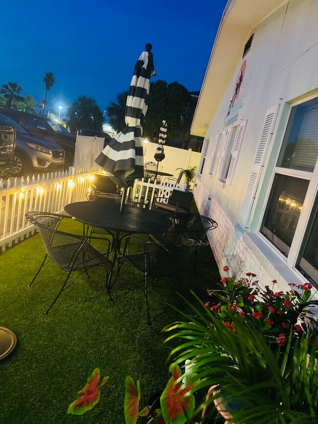 520 69th Ave, Unit 1 in St Pete Beach, FL - Building Photo - Building Photo