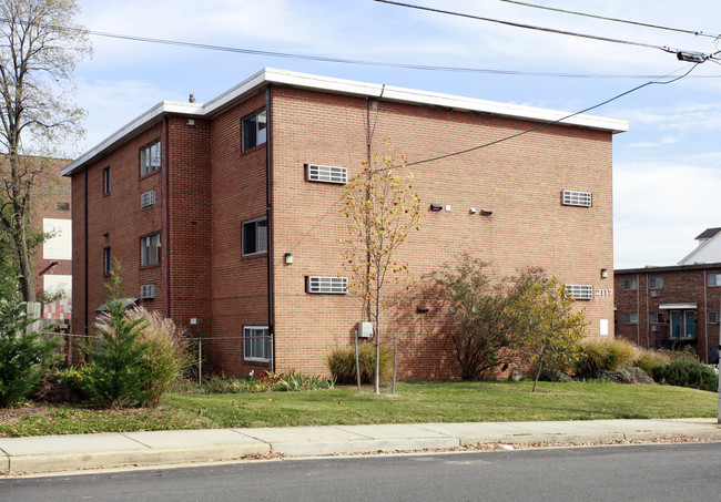 2117 N Cameron St in Arlington, VA - Building Photo - Building Photo