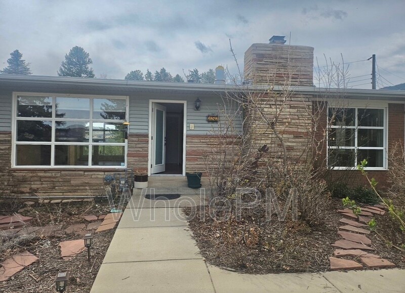 152 Red Rocks Vista Dr in Morrison, CO - Building Photo