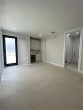 8251 NW 47th Terrace in Doral, FL - Building Photo - Building Photo