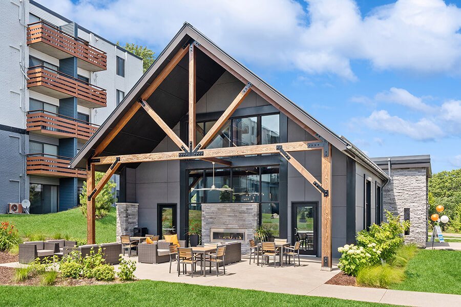 Elevate on Parkway in Burnsville, MN - Building Photo