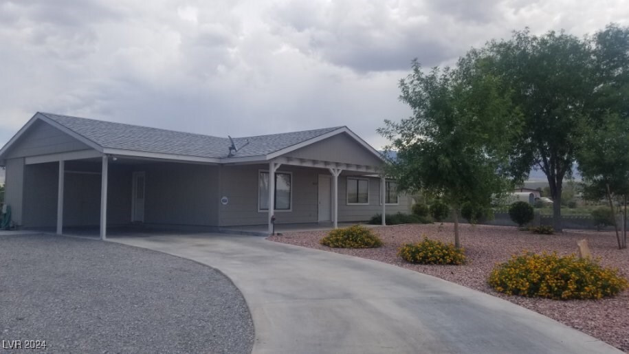 5520 E Manse Rd in Pahrump, NV - Foto de edificio