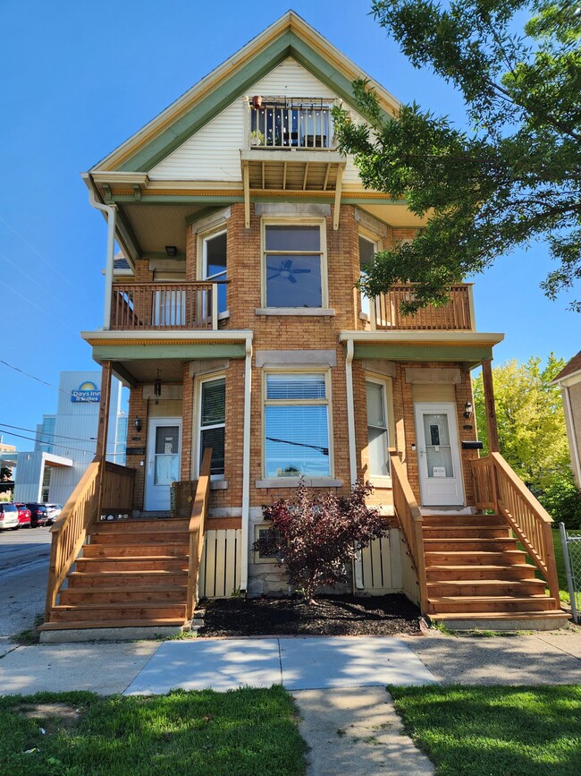 property at 516 W Vine St