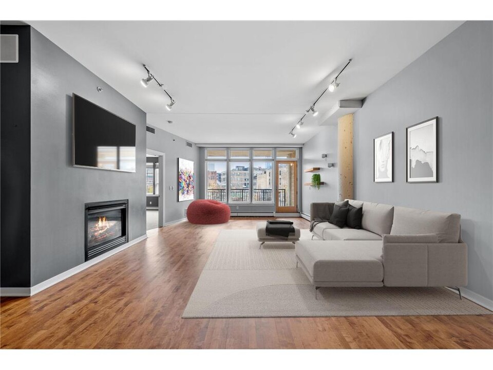 111 N 4th Ave-Unit -104 in Minneapolis, MN - Foto de edificio