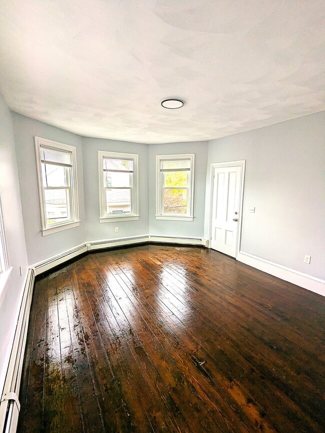 37 Royal St, Unit East side apartment in Providence, RI - Building Photo - Building Photo