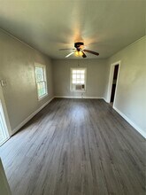 202 Robert Lee Rd in Houston, TX - Building Photo - Building Photo