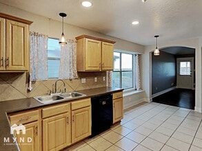 7842 Sterling Manor in Converse, TX - Foto de edificio - Building Photo