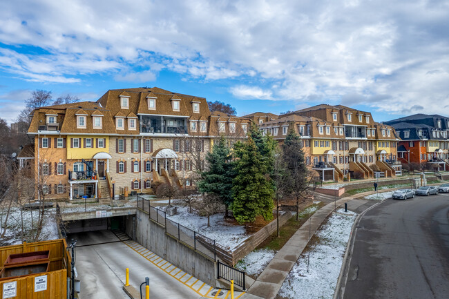 58 Sidney Belsey Cres in Toronto, ON - Building Photo - Building Photo