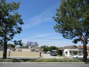 9453-9461 Artesia Blvd in Bellflower, CA - Building Photo - Building Photo